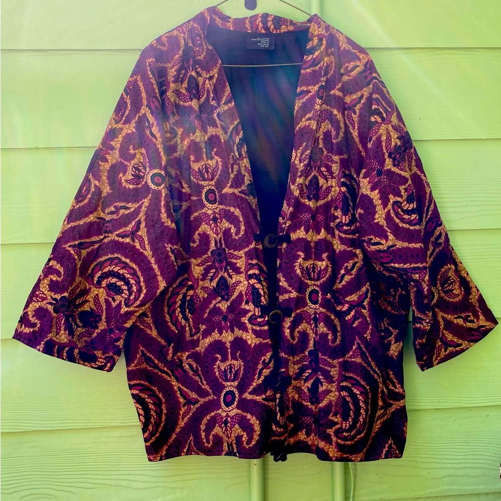 Lovely Indonesian Cotton Jacket L-XL Beautiful design with garnet, gold & black.